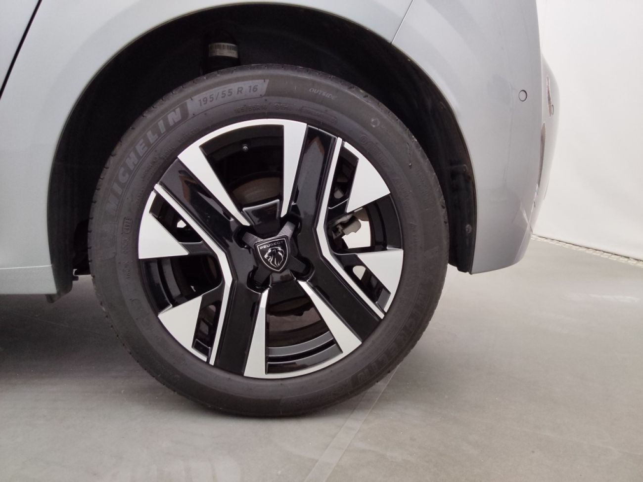 Mandataire PEUGEOT 208 1.2 100CH S&S ALLURE