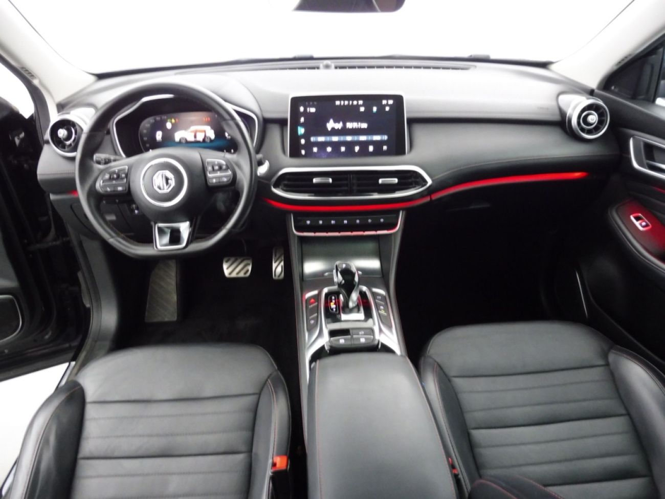 Mandataire MG HS 1.5 T-GDI 162 AT luxury