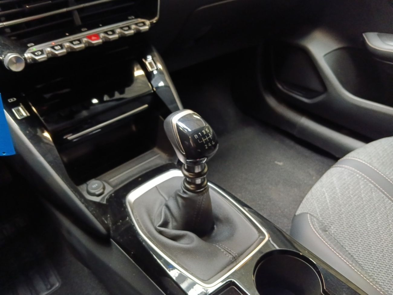 Mandataire PEUGEOT 208 1.2 100CH S&S ALLURE