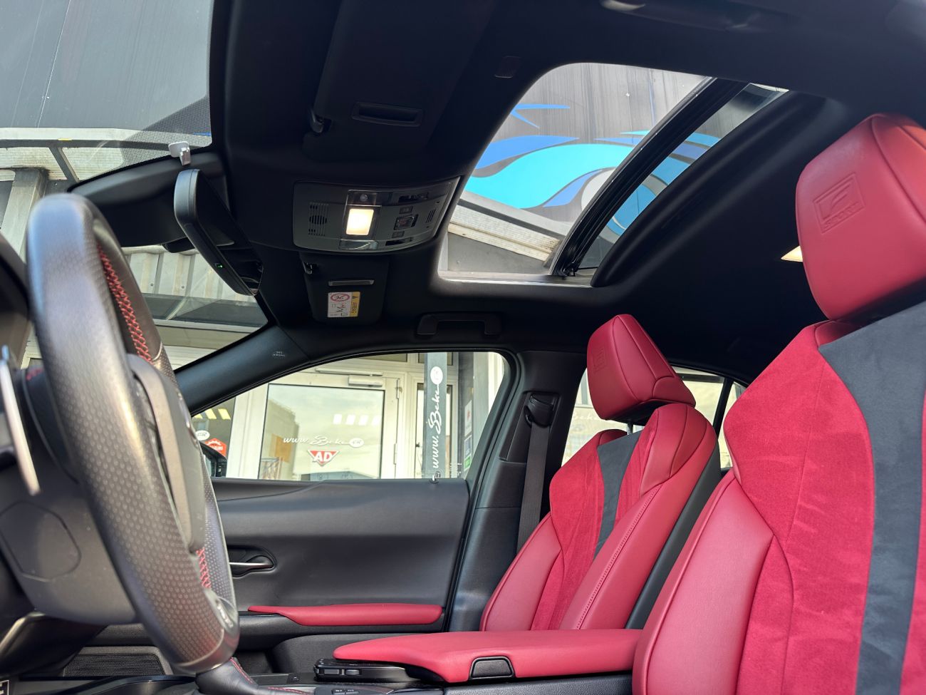 Mandataire LEXUS UX 250h 2WD F SPORT