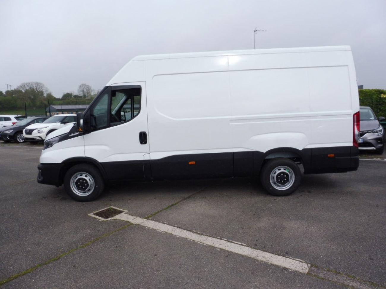 Mandataire IVECO Daily 35S16 2.3 V12 HI-MATIC 156CV