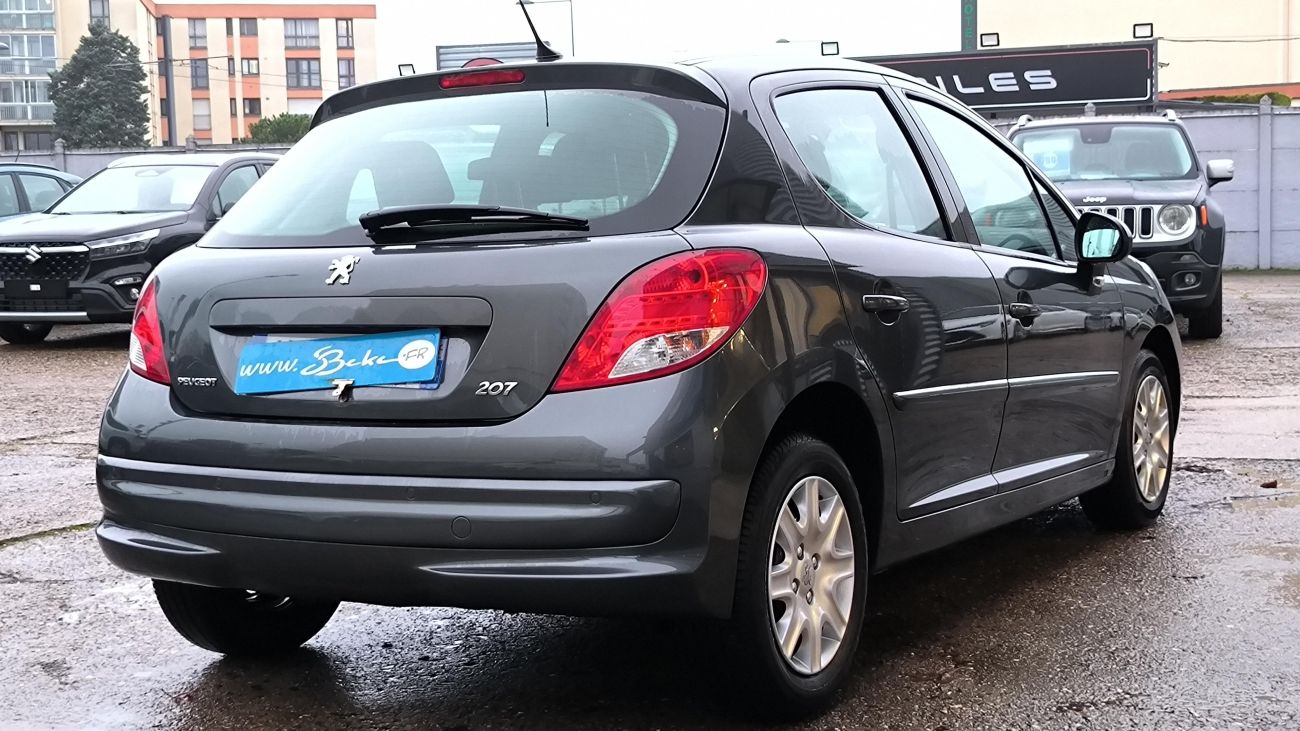 Mandataire PEUGEOT 207 1.4e 90ch Premium 2-tronic BOITE AUTOMATIQUE / 1ERE MAIN