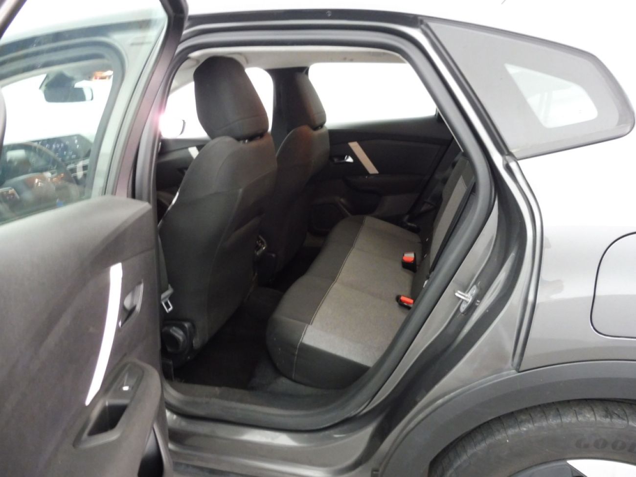 Mandataire Citroën C4 X 1.2 PURETECH 100 FEEL