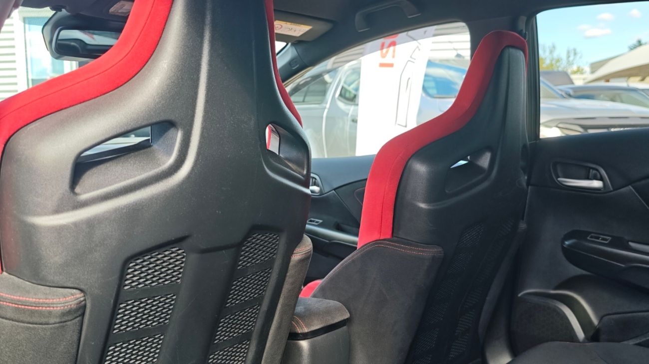 Mandataire HONDA CIVIC TYPE R 2.0 i-VTEC Type R GT FK2#06350