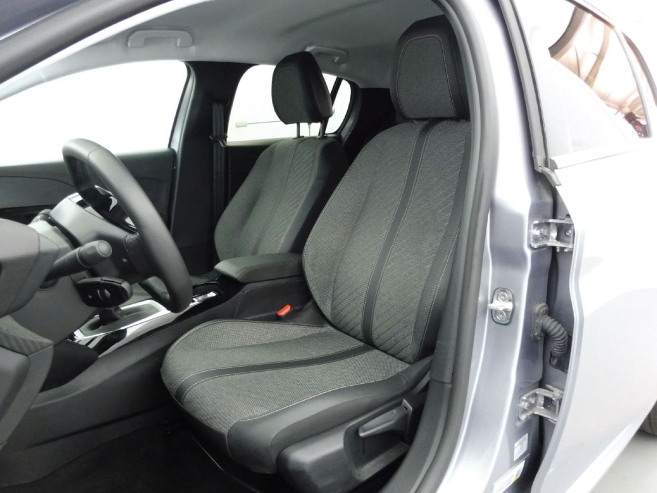 Mandataire PEUGEOT 208 1.2 100CH S&S ALLURE