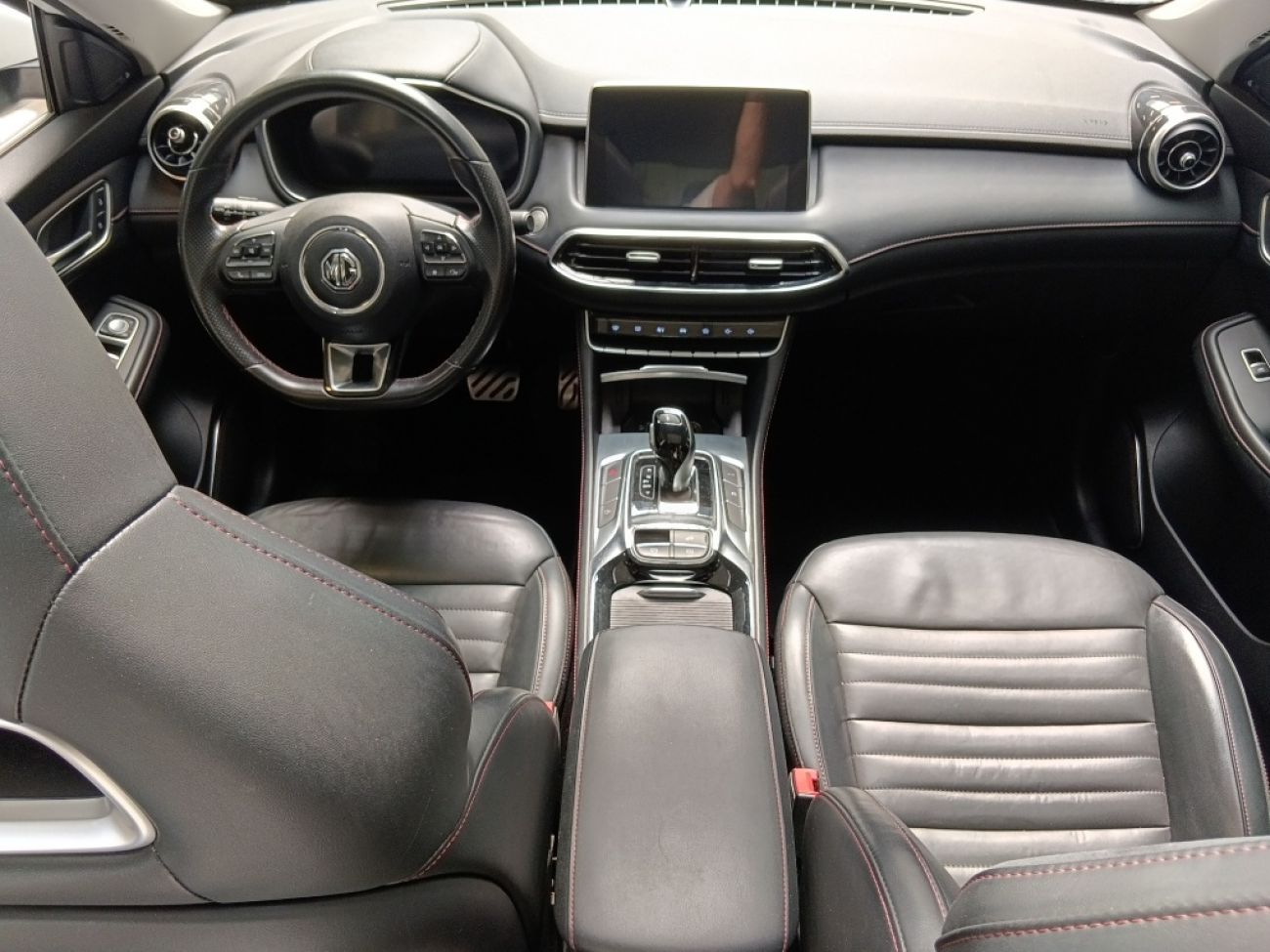 Mandataire MG HS 1.5 T-GDI 162 AT luxury