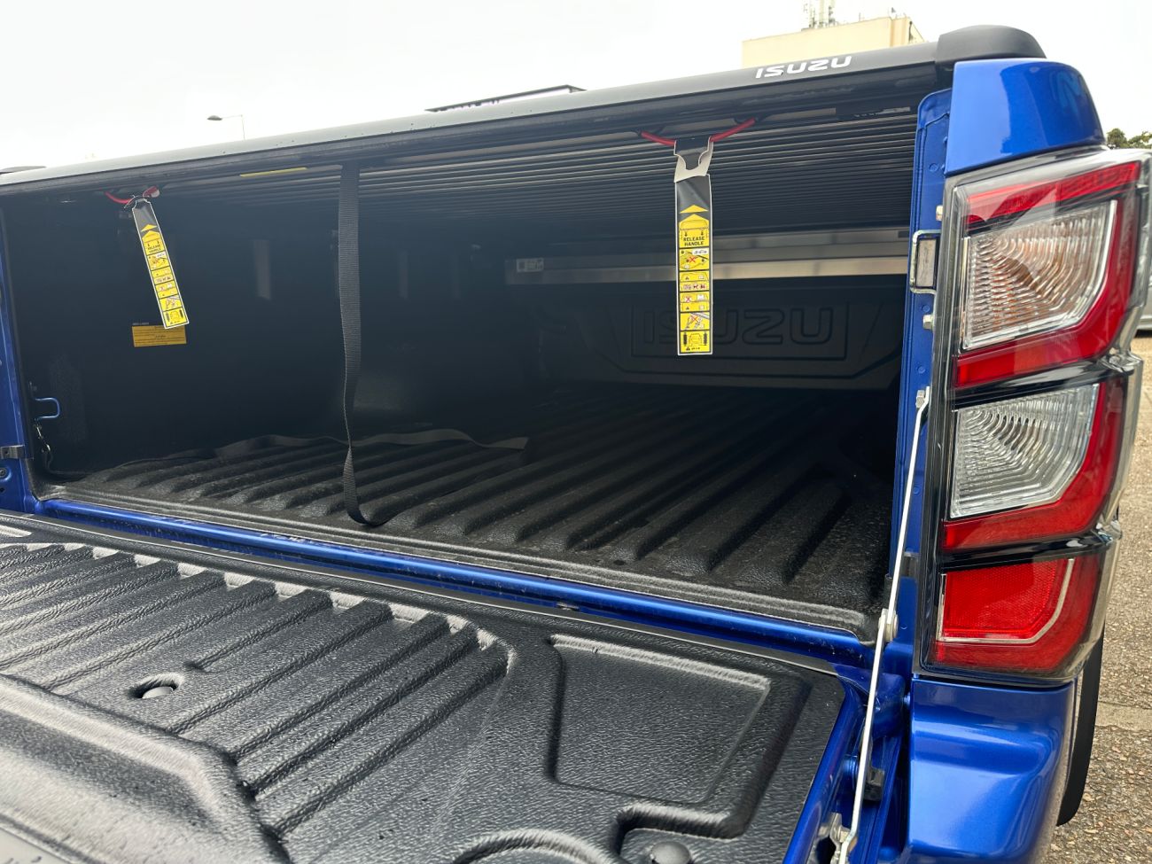 Mandataire ISUZU D-MAX N60 SPACE CAB 1.9 164 CH 4X4 A/T NITRO SPORT