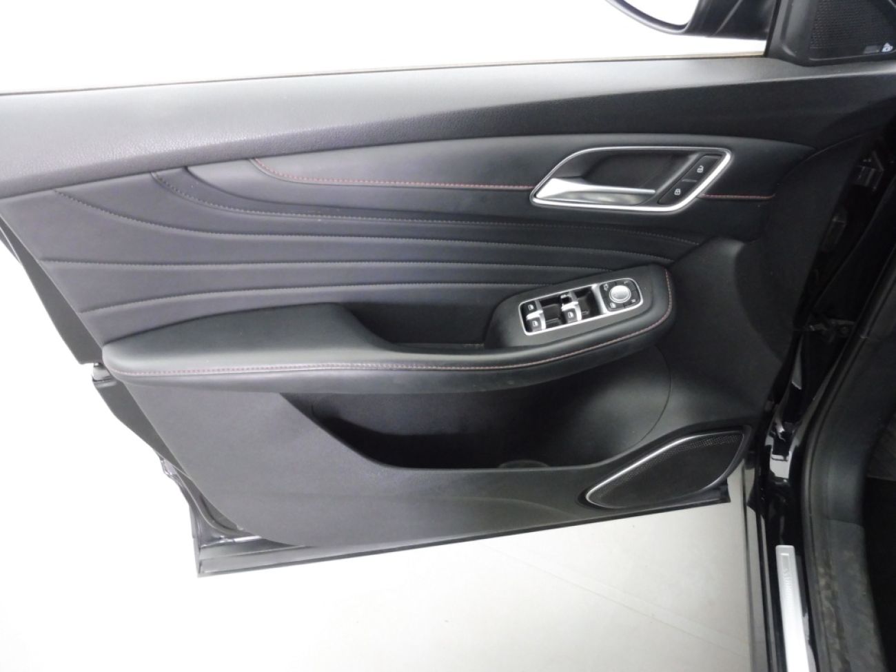 Mandataire MG HS 1.5 T-GDI 162 AT luxury