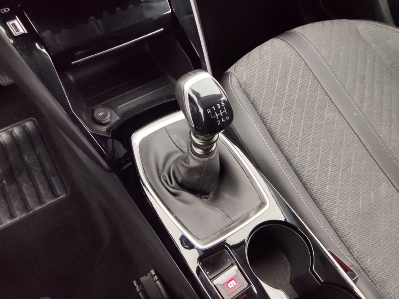 Mandataire PEUGEOT 208 1.2 100CH S&S ALLURE