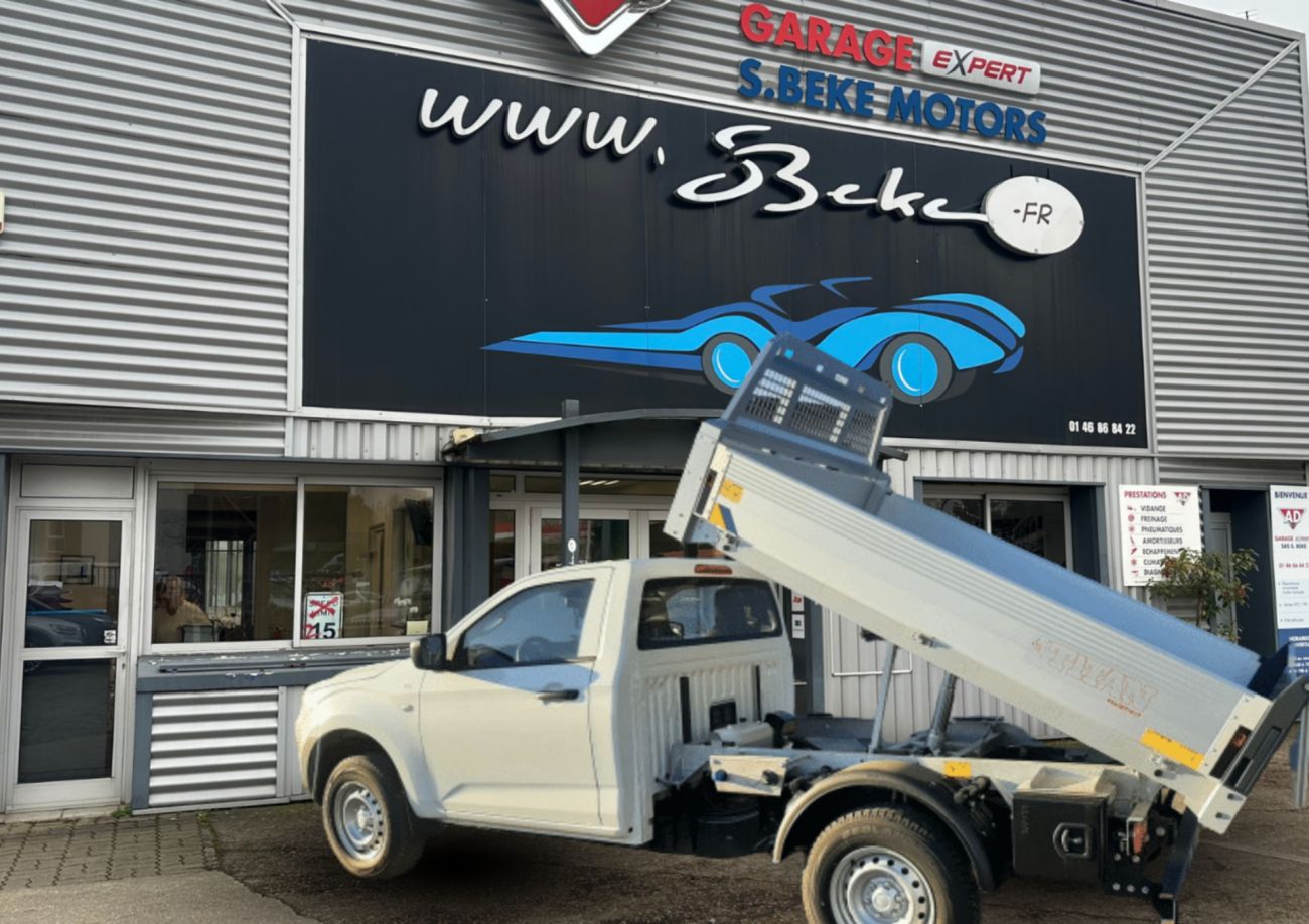 Mandataire ISUZU D-MAX BENNE BASCULANTE NOUVEAU SINGLE 2.2L B-STRONG BENNE BASCULANTE  ACIER