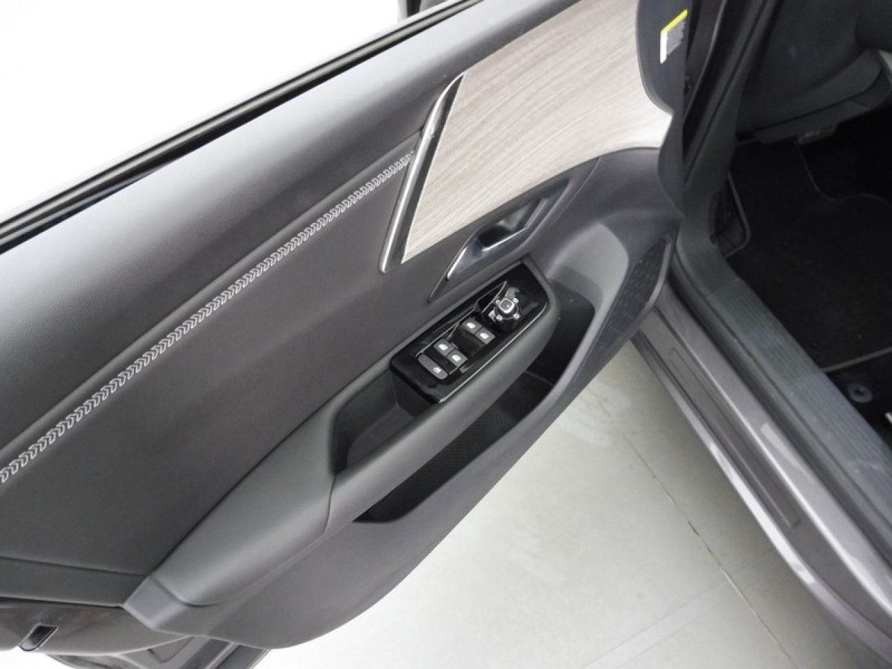 Mandataire Citroën C5 X PURETECH 180CH S&S SHINE EAT8