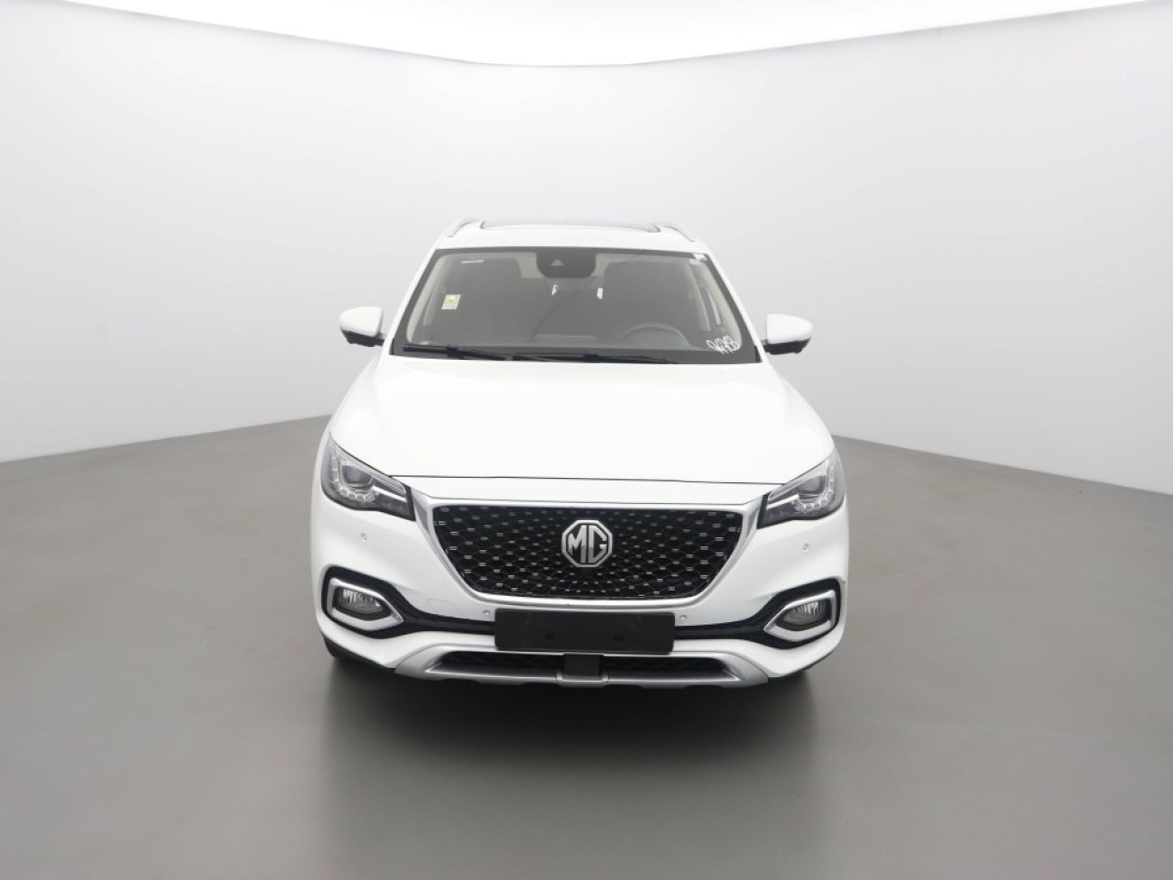 Mandataire MG HS 1.5 T-GDI 162 AT luxury
