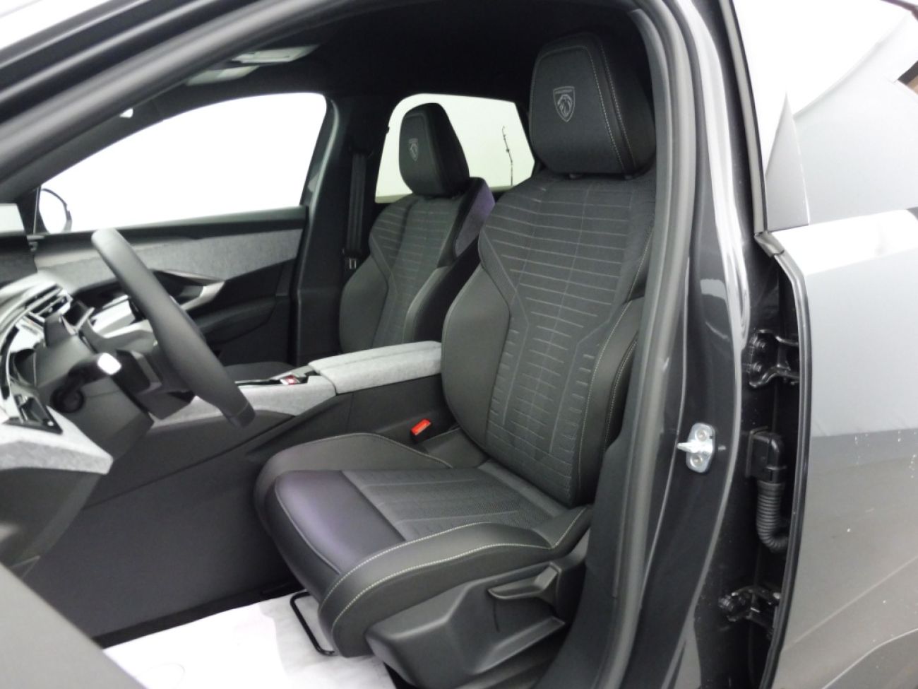 Mandataire PEUGEOT 3008 1.2 HYBRID 145CH GT E-DCS6