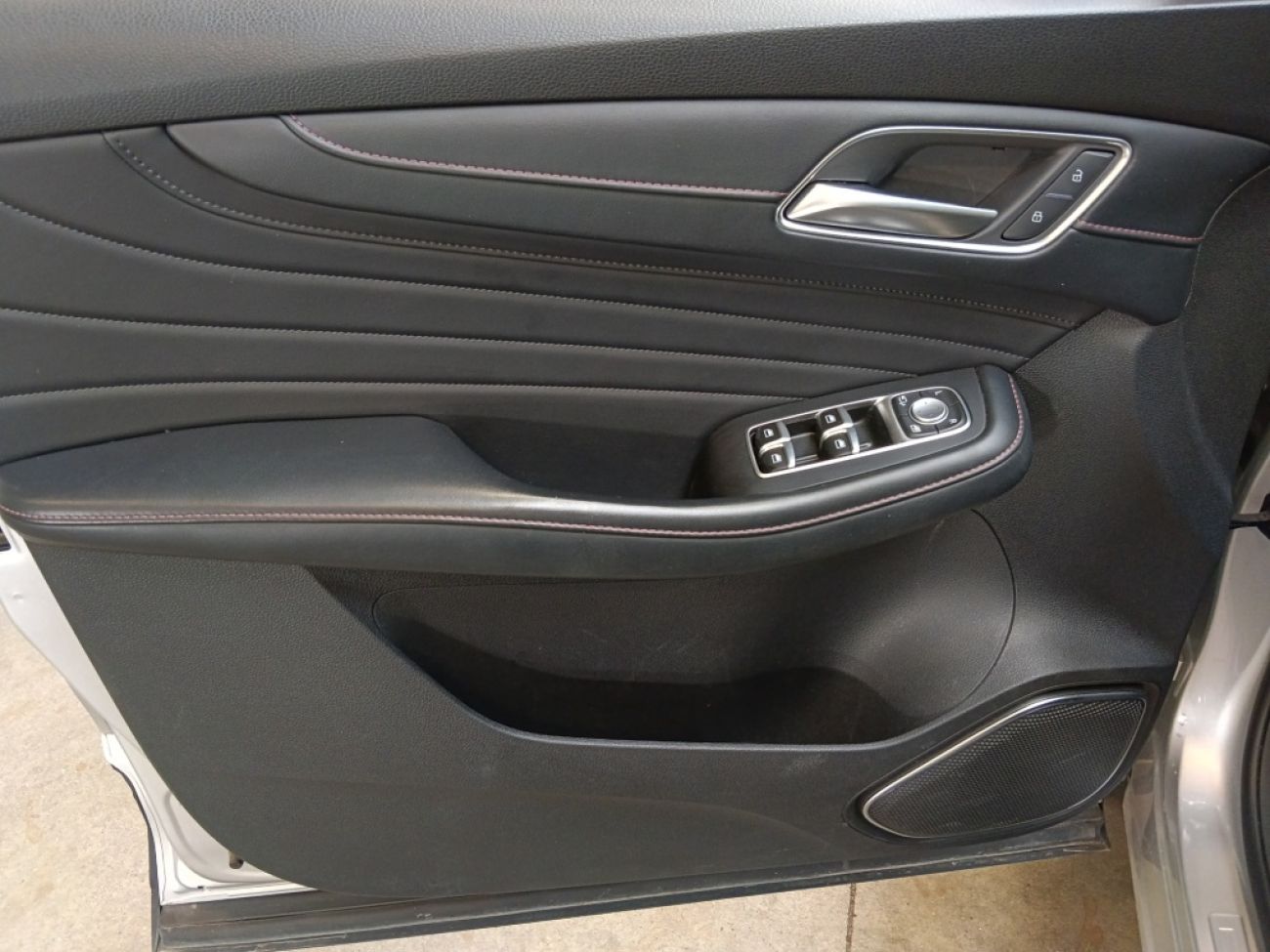 Mandataire MG HS 1.5 T-GDI 162 AT luxury