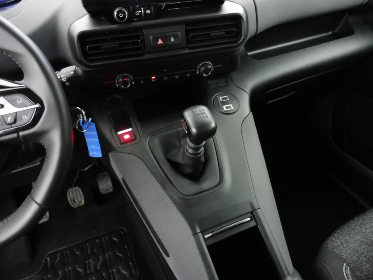 Mandataire PEUGEOT RIFTER TAILLE M - 1.5 BLUEHDI 100CH S&S ALLURE 5 PLACES