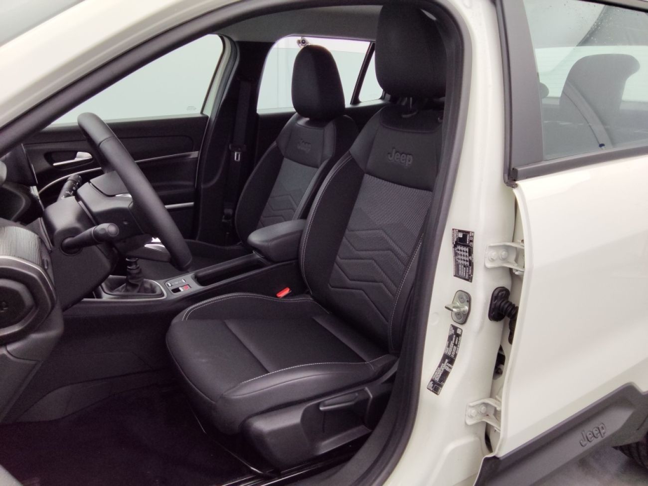 Mandataire Jeep AVENGER 1.2 TURBO T3 100CH ALTITUDE