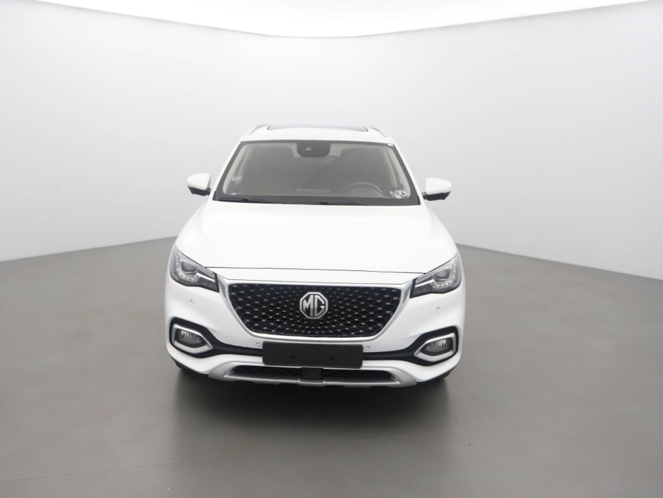 Mandataire MG HS 1.5 T-GDI 162 AT luxury