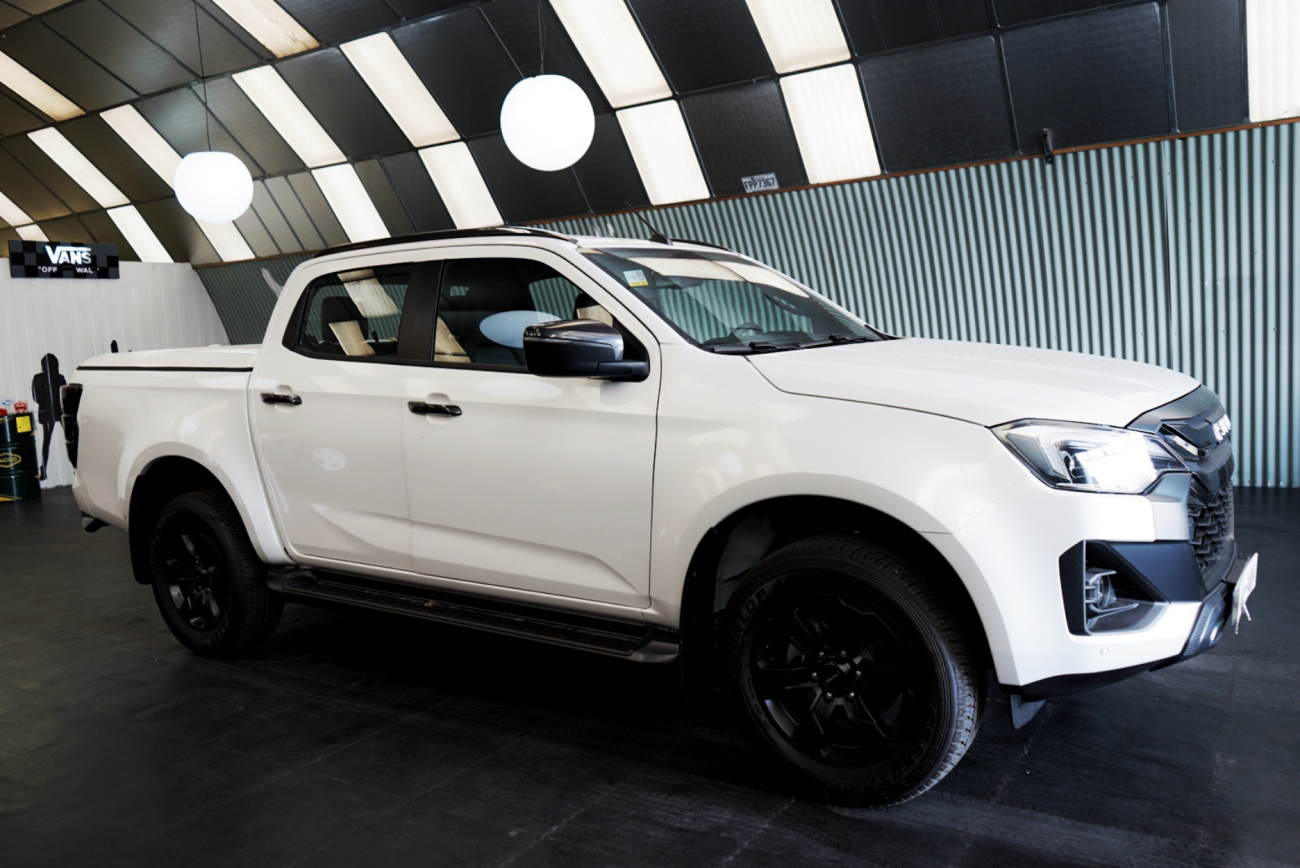 Mandataire ISUZU D-MAX CREW N60 NITRO SPORT 4X4 A/T 4 PLACES / PAS DE MALUS ECOLOGIQUE