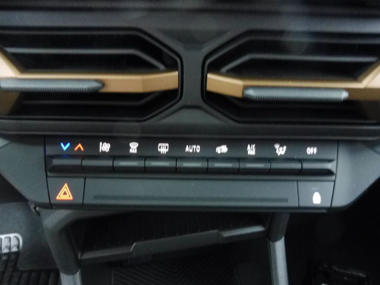 Mandataire Dacia DUSTER 1.2 TCE MILD HYBRID 130CH EXTREME 4X2