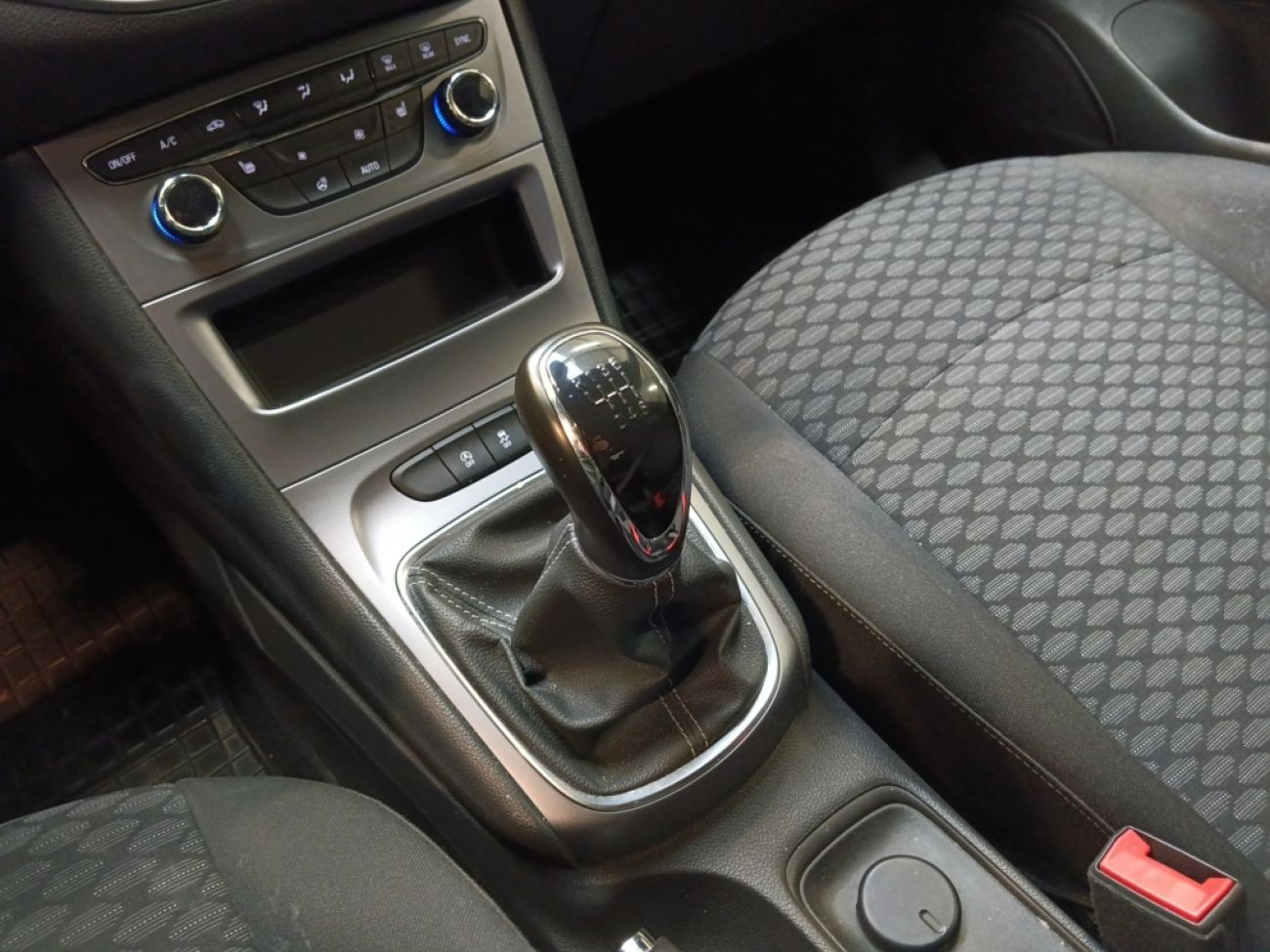 Mandataire Opel Astra 1.2 TURBO 110CH