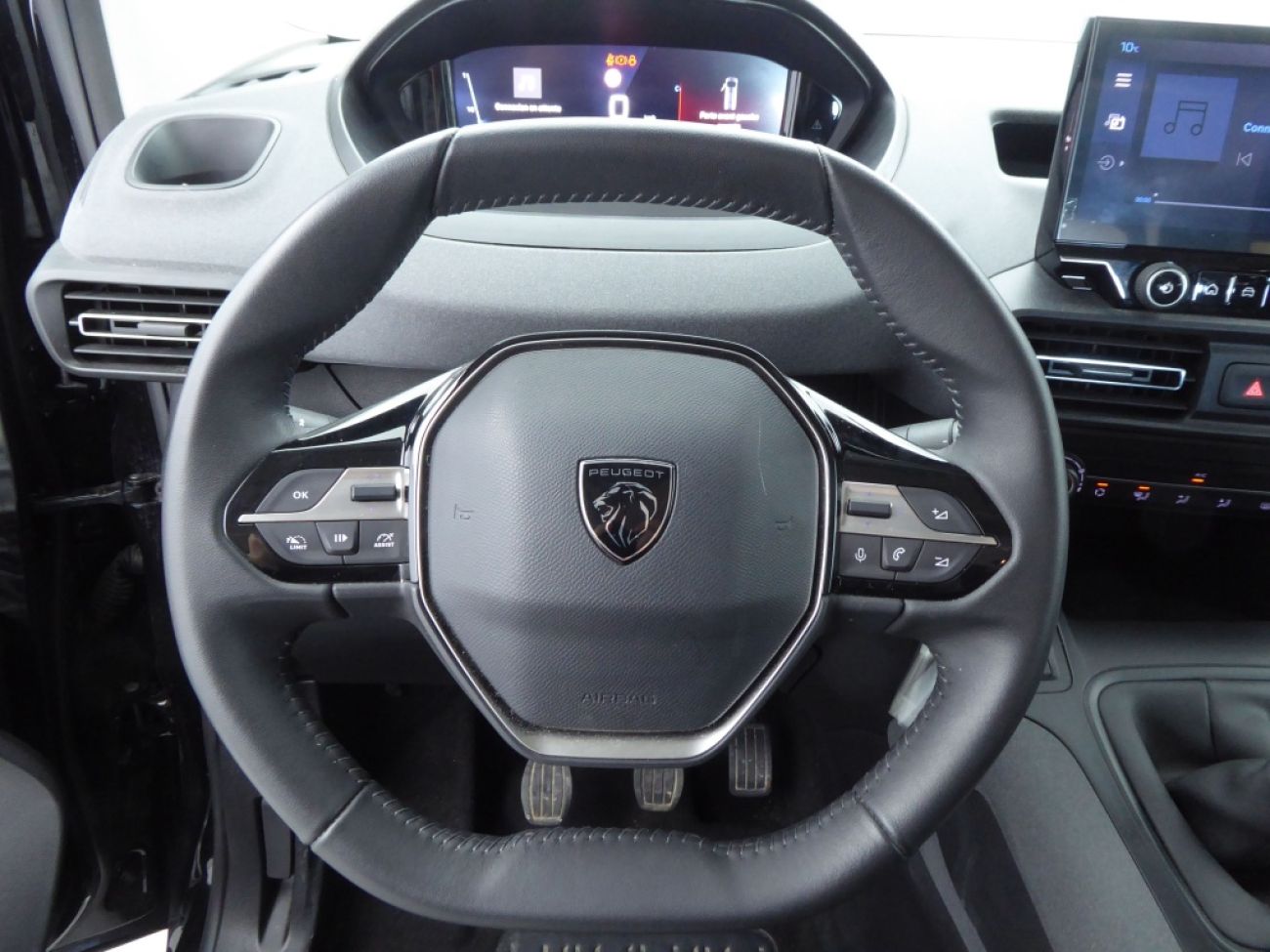 Mandataire PEUGEOT RIFTER TAILLE M - 1.5 BLUEHDI 100CH S&S ALLURE 5 PLACES