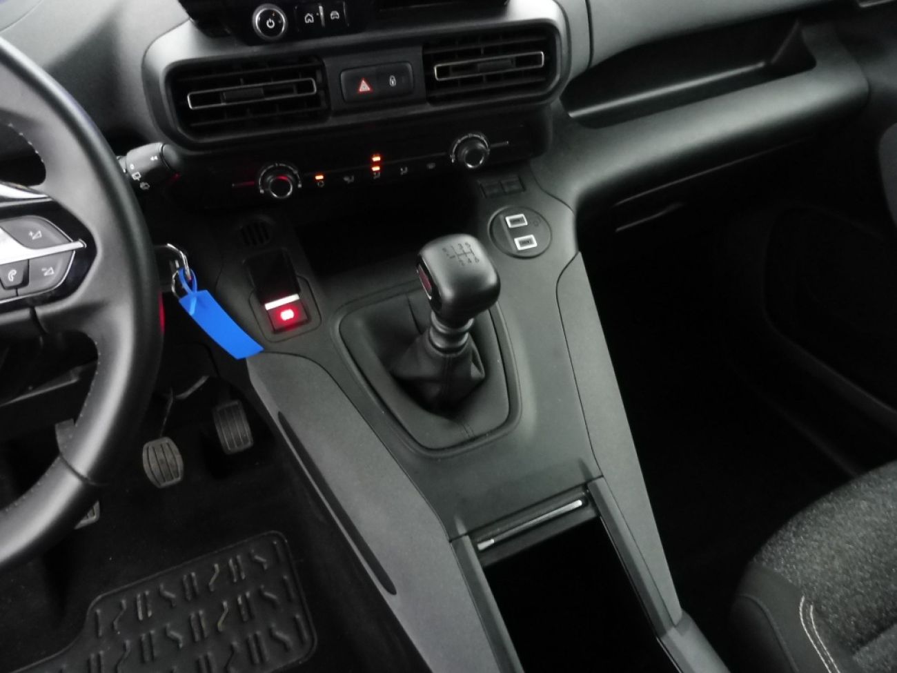Mandataire PEUGEOT RIFTER TAILLE M - 1.5 BLUEHDI 100CH S&S ALLURE 5 PLACES