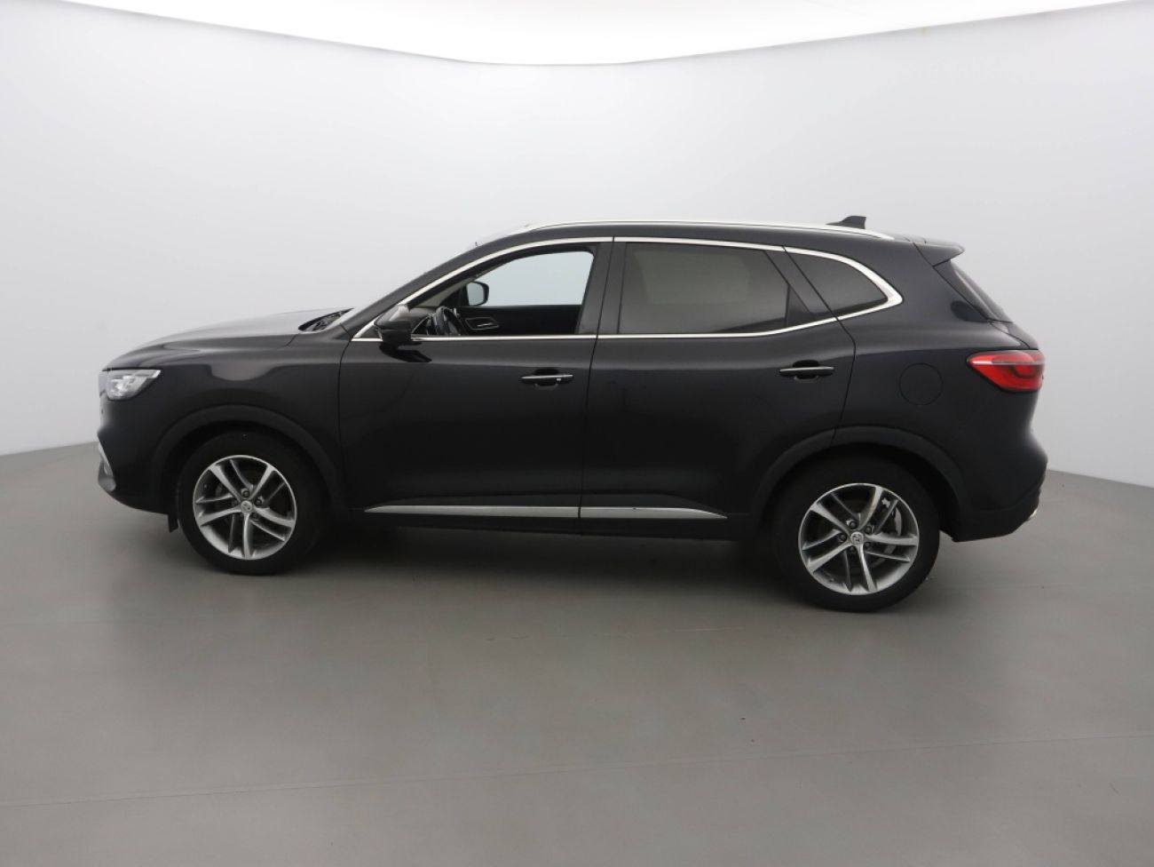 Mandataire MG HS 1.5 T-GDI 162 AT luxury