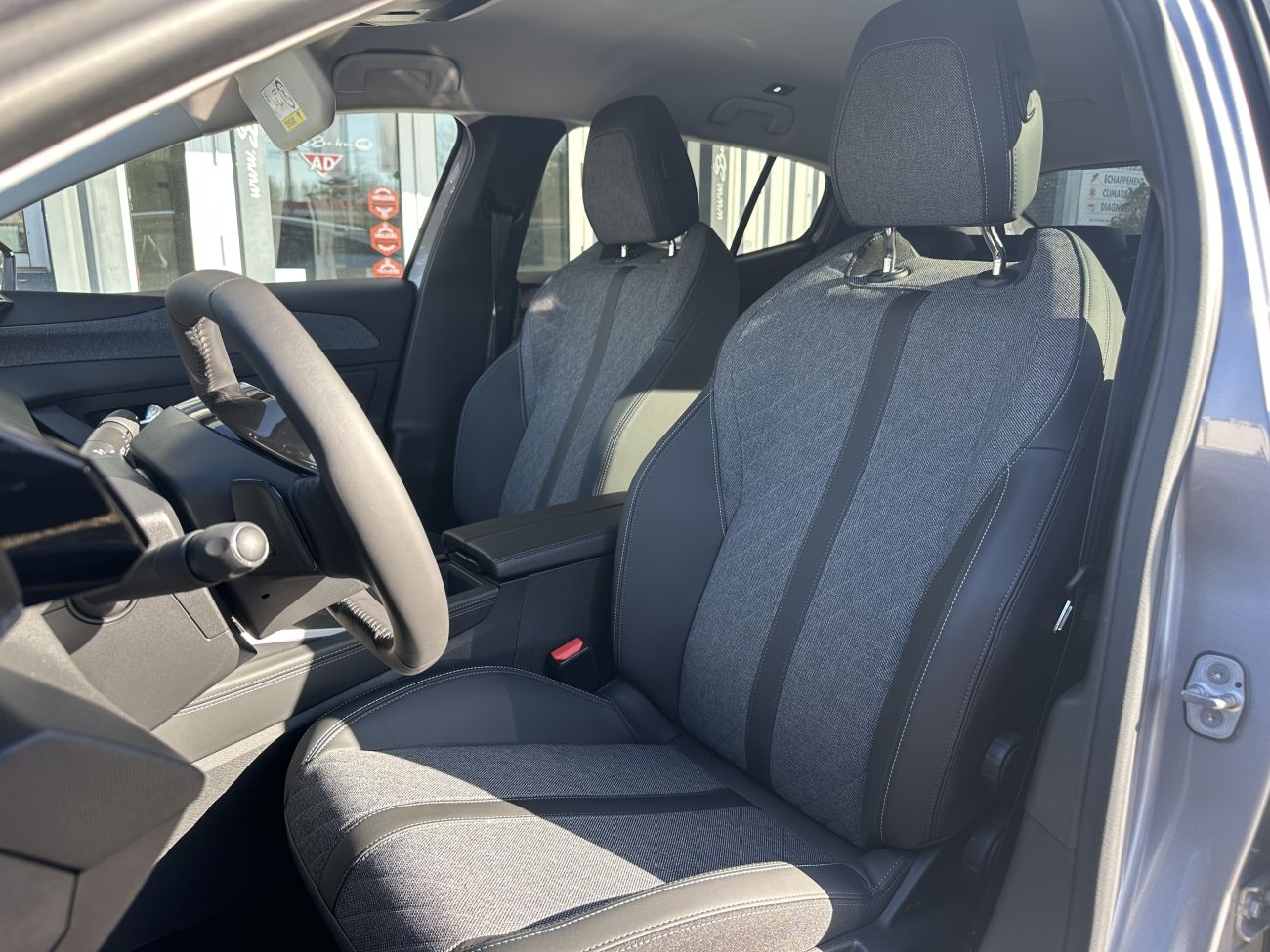 Mandataire PEUGEOT 408 130 ch S&S EAT8 Allure Pack SIEGE CHAUFFANT / GPS / CAMERA DE RECUL + ADAS