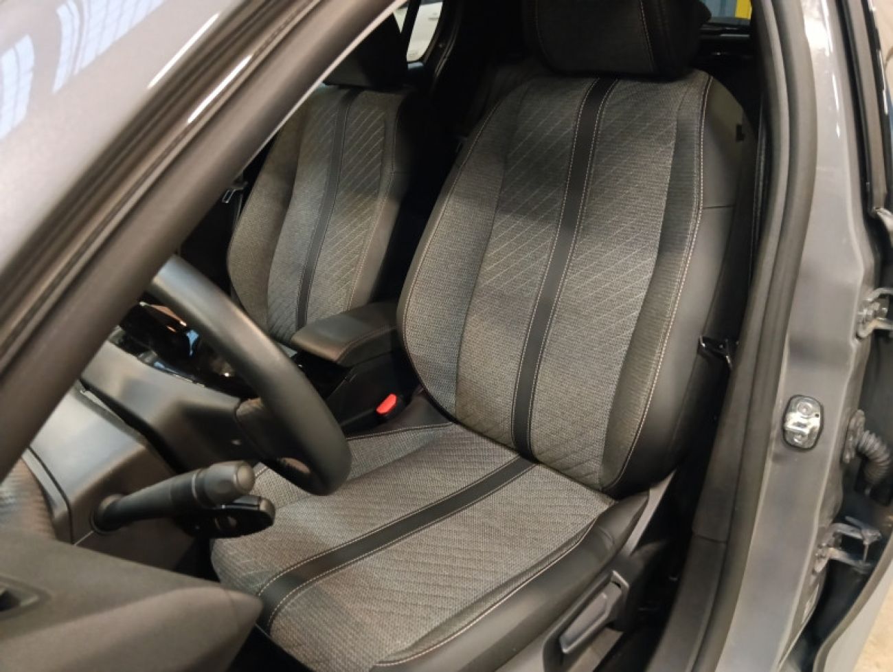 Mandataire PEUGEOT 208 1.2 100CH S&S ALLURE