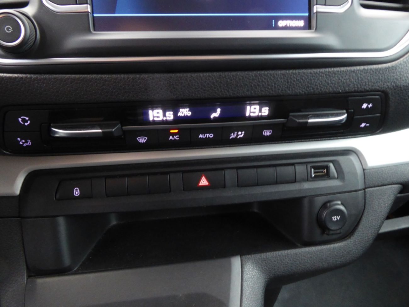 Mandataire PEUGEOT TRAVELLER 1.5 BLUEHDI 120CH S&S LONG BUSINESS 9 PLACES