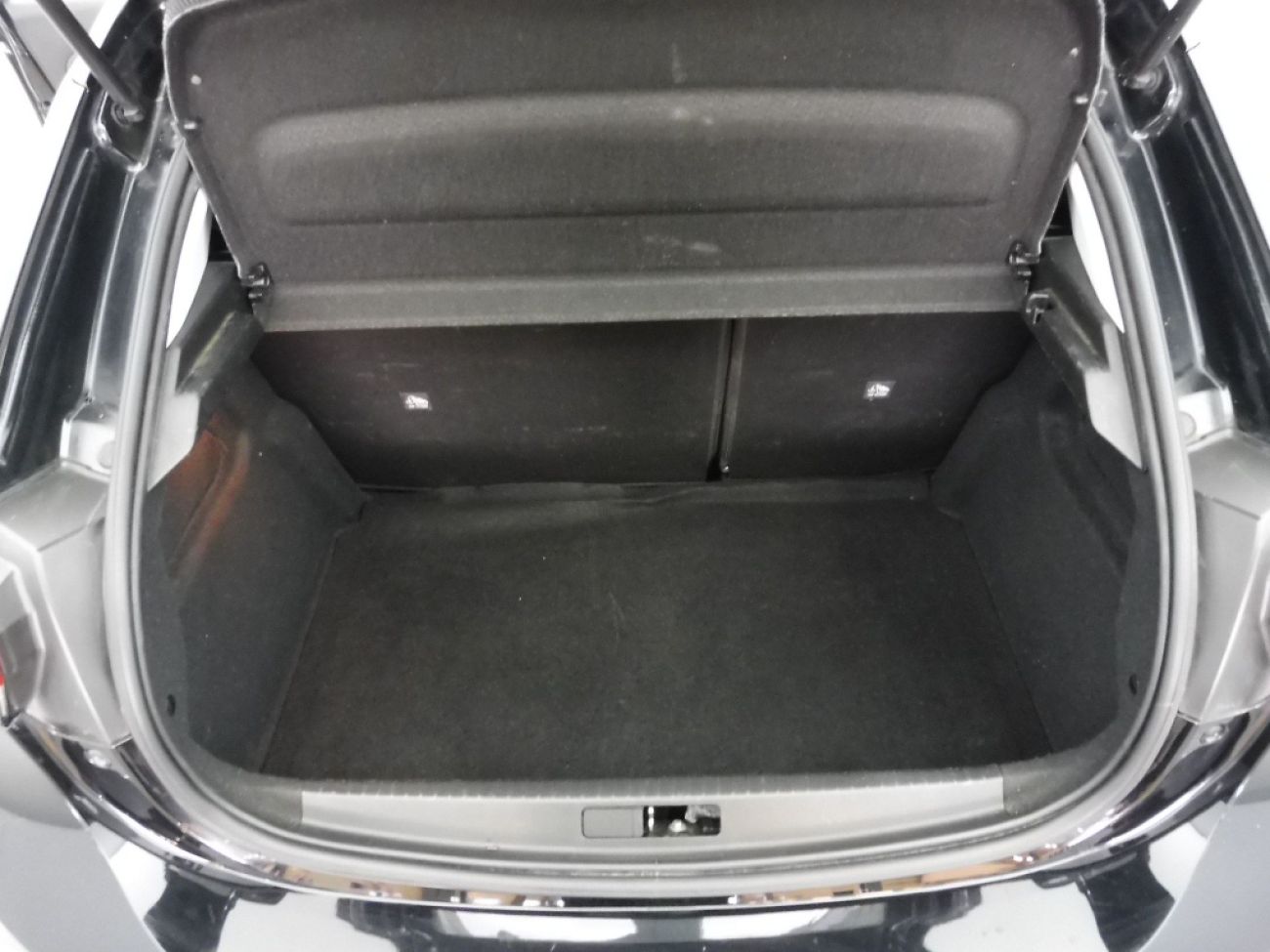 Mandataire Opel Corsa 1.2 100edition