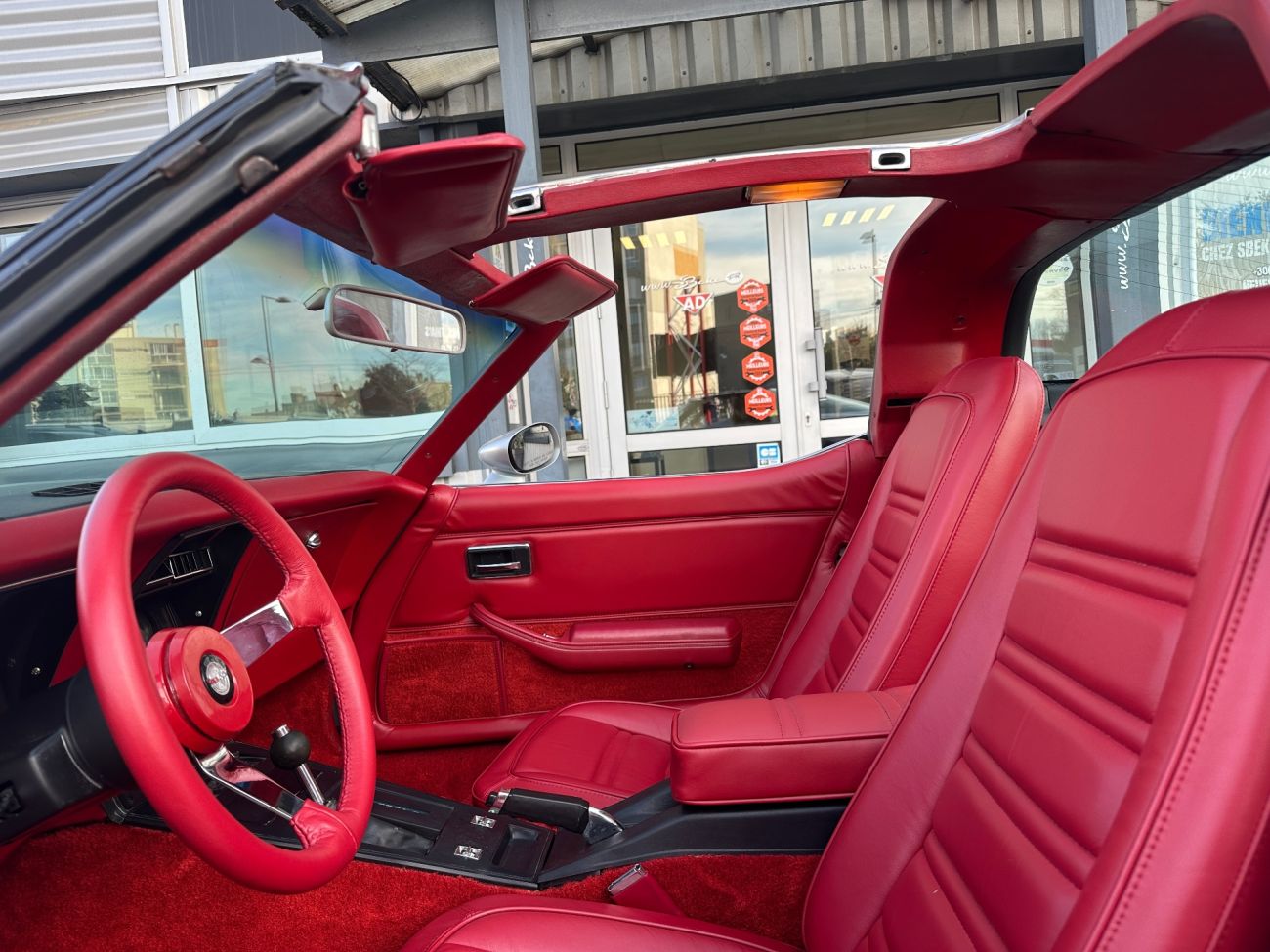 Mandataire CHEVROLET CORVETTE C3 T-TOP 25 TH ANNIVERSARY V8 350 L48