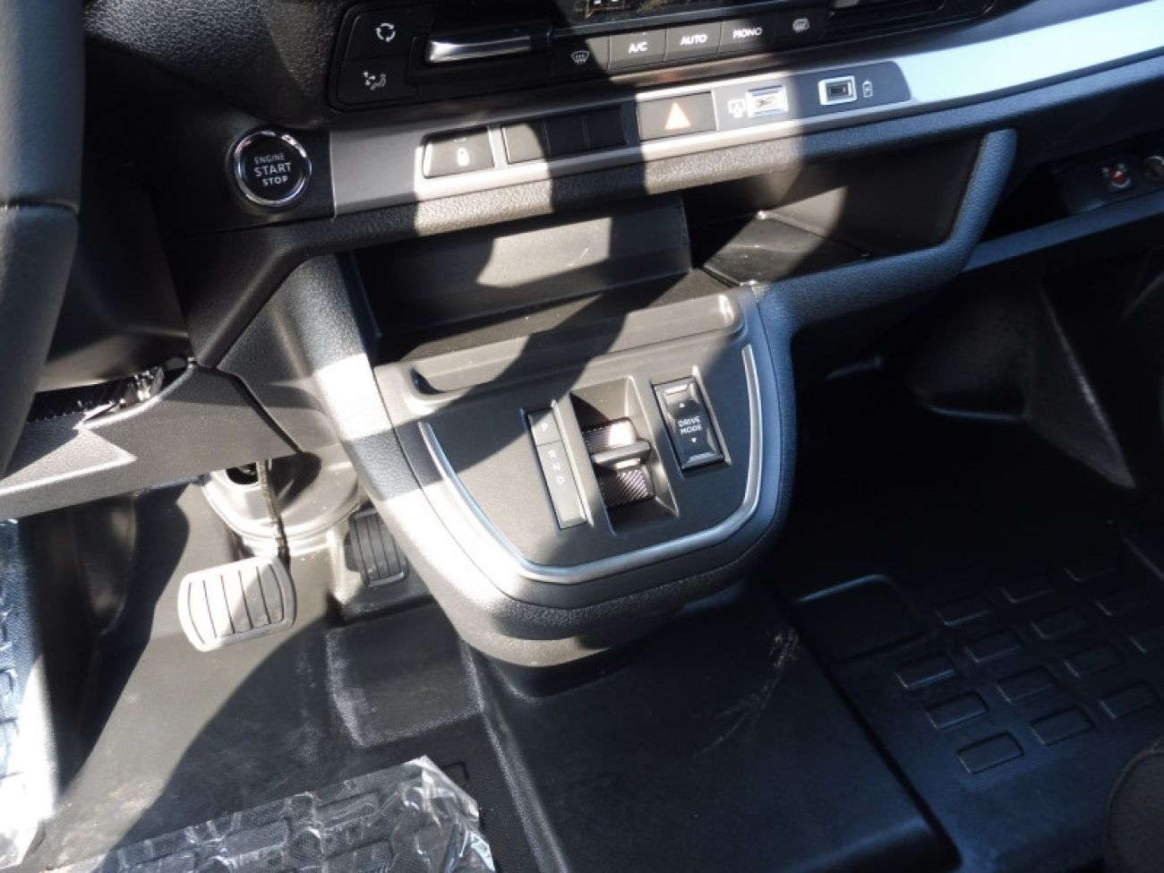 Mandataire PEUGEOT Expert XL 2.2 DIESEL 180CH CABINE APPROFONDIE FIXE AUTOMATIQUE