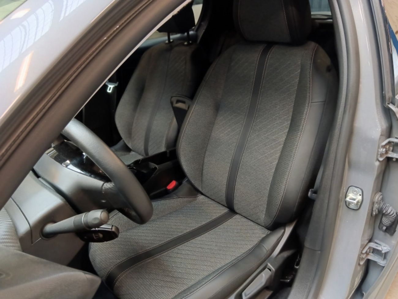 Mandataire PEUGEOT 208 1.2 100CH S&S ALLURE