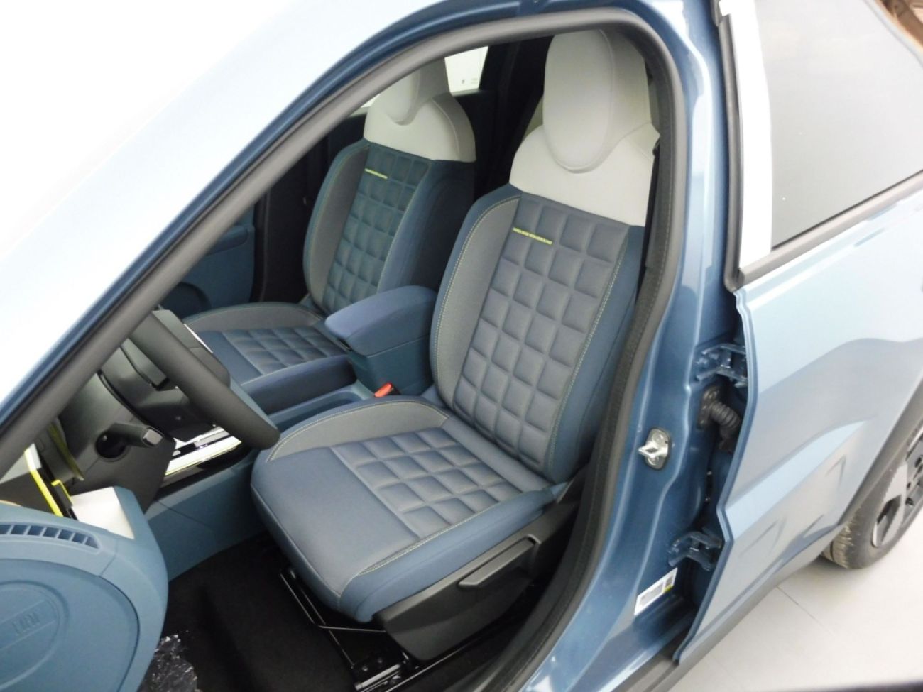 Mandataire FIAT Grande panda 1.2 HYBRID 100CH LA PRIMA EDCT6