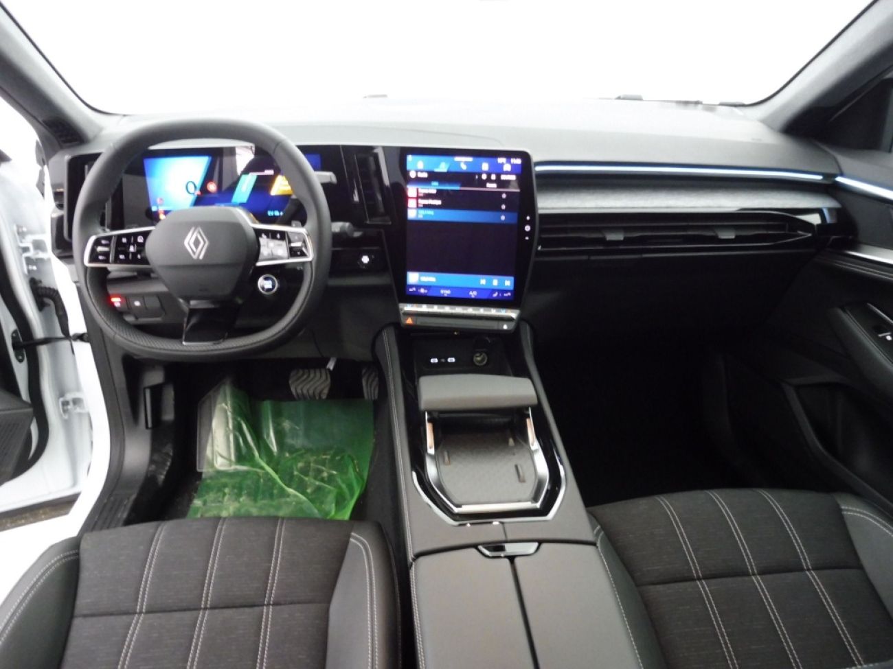 Mandataire RENAULT Austral 1.2 E-TECH FULL HYBRID 200CH TECHNO - 24
