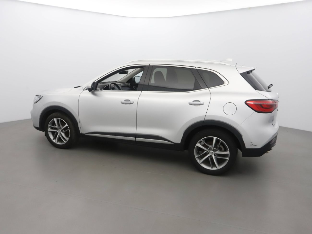 Mandataire MG HS 1.5 T-GDI 162 AT luxury