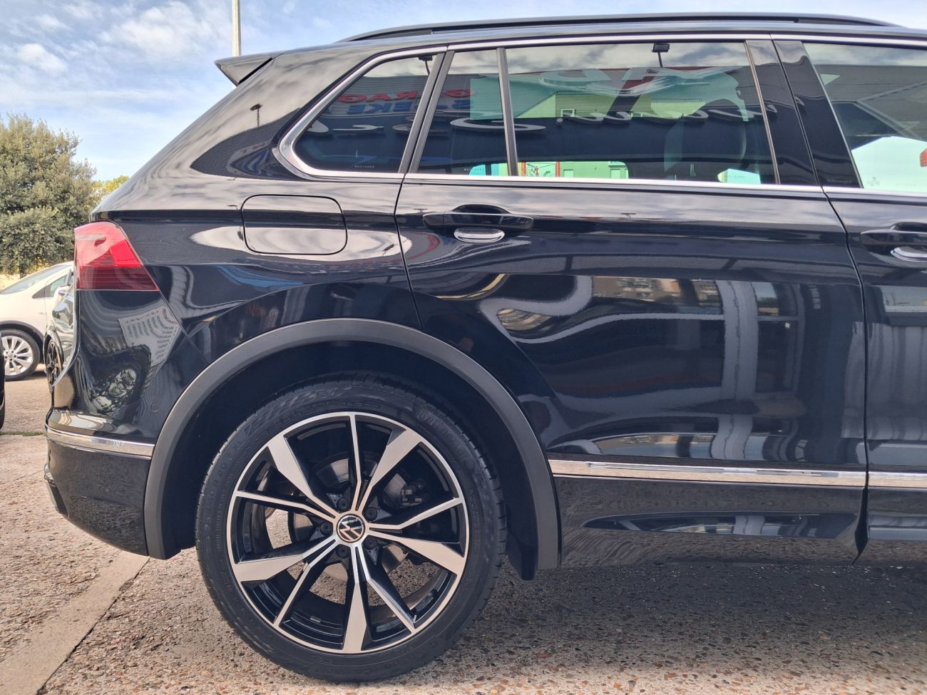 Mandataire VOLKSWAGEN TIGUAN 1.5 TSI 150ch DSG7 R-Line