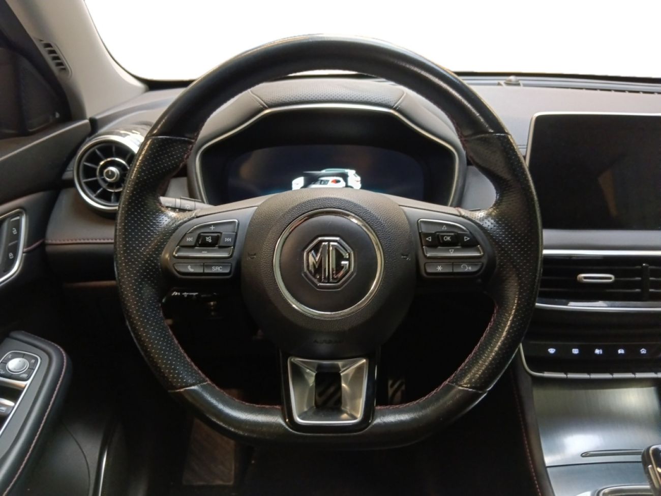 Mandataire MG HS 1.5 T-GDI 162 AT luxury