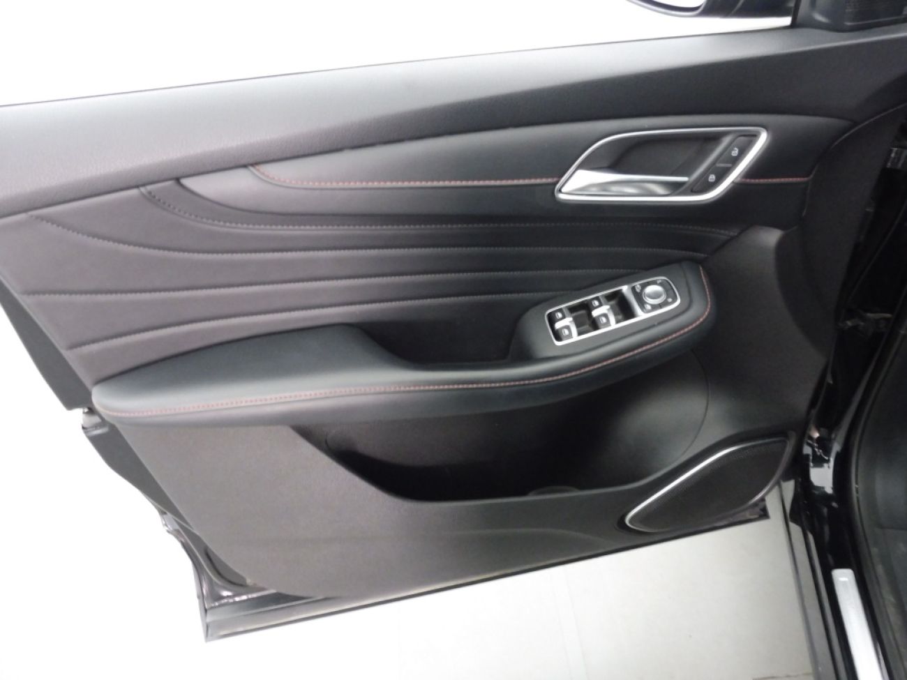 Mandataire MG HS 1.5 T-GDI 162 AT luxury