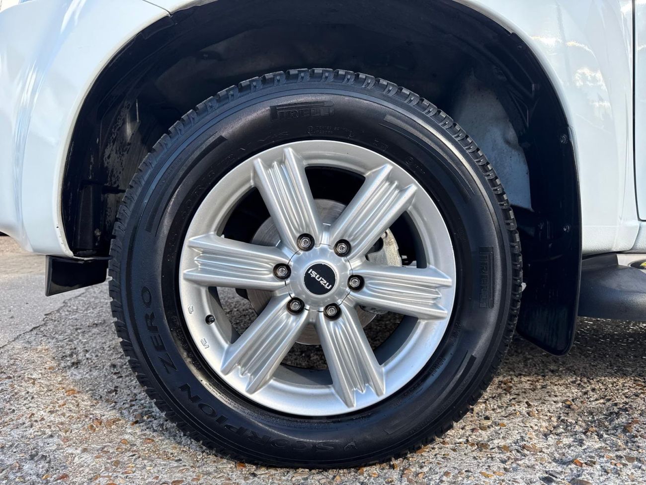 Mandataire ISUZU D-MAX CREW CAB 1.9 4X4 BVA SUPERNOVA