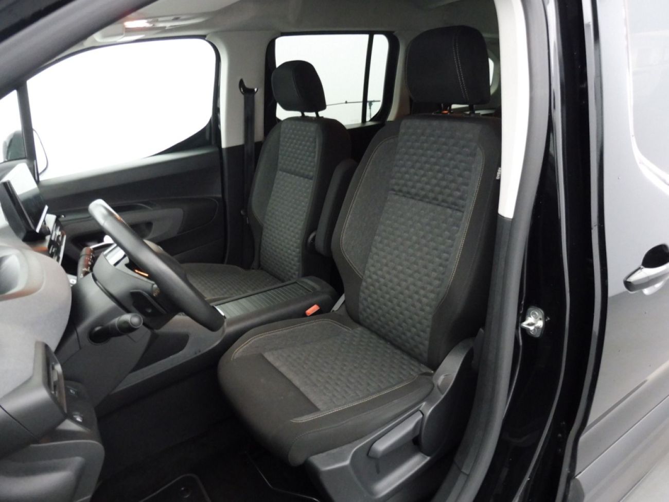 Mandataire PEUGEOT Rifter TAILLE XL - 1.5 BLUEHDI 130CH S&S GT EAT8 7 PLACES