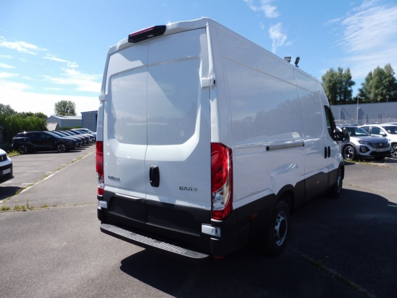 Mandataire IVECO Daily 35S16 2.3 V12 HI-MATIC 156CV