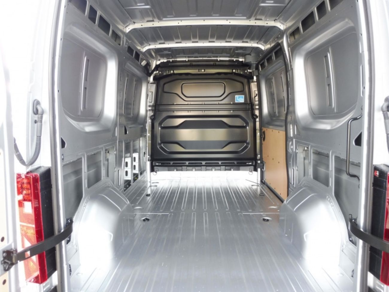 Mandataire RENAULT Master F3500 L2H2 2.0 BLUE DCI 150CH EXTRA AUTO - 25