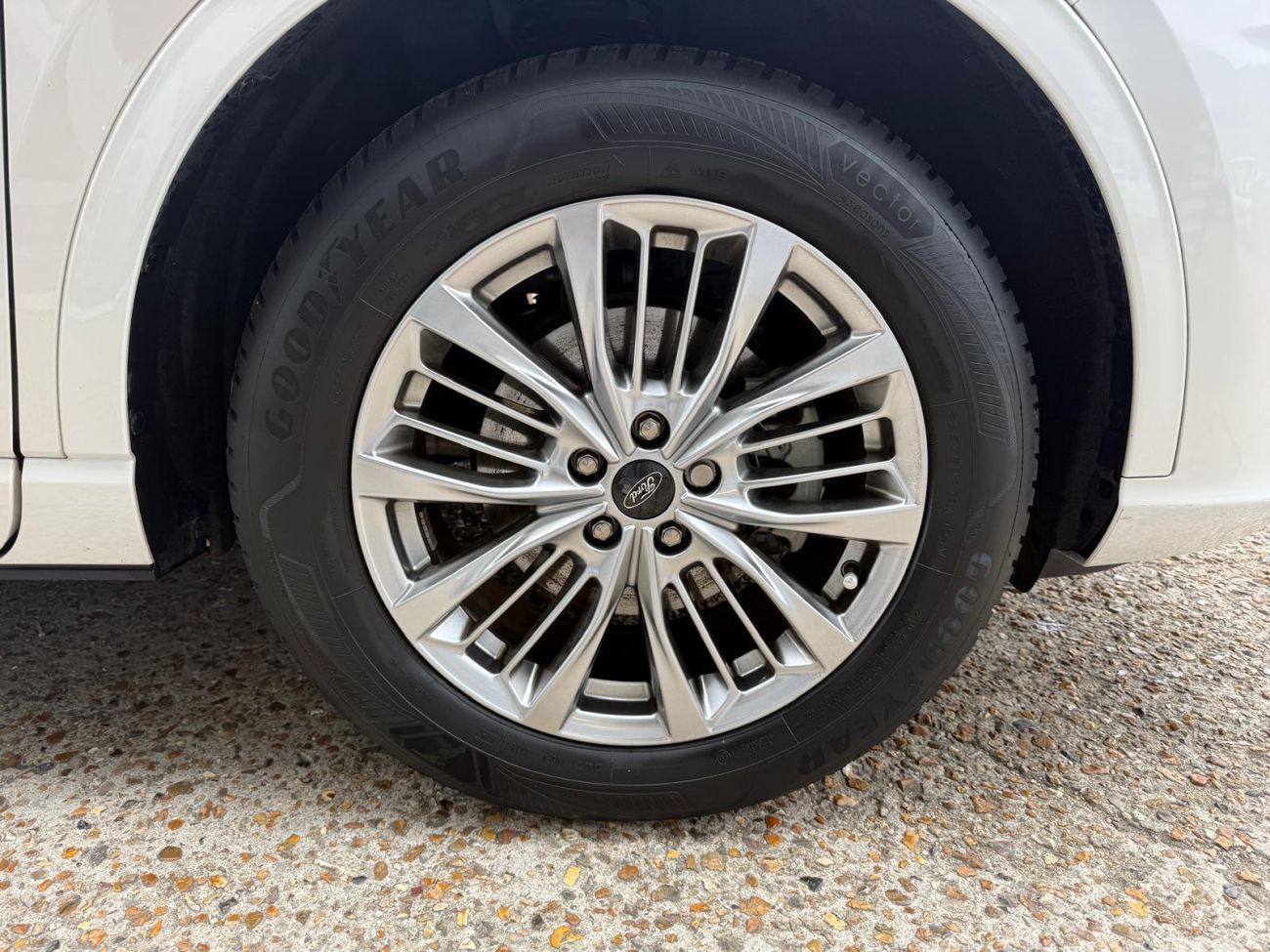 Mandataire Ford KUGA 2.5 Duratec 190 ch FlexiFuel FHEV E85 Powershift Vignale