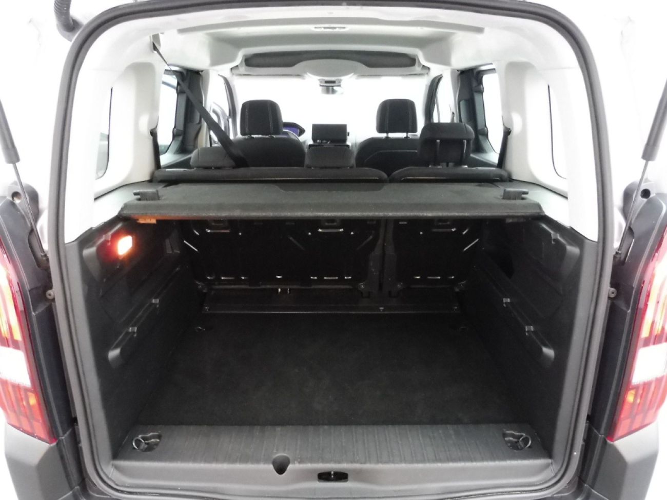 Mandataire PEUGEOT RIFTER TAILLE M - 1.5 BLUEHDI 100CH S&S ALLURE 5 PLACES