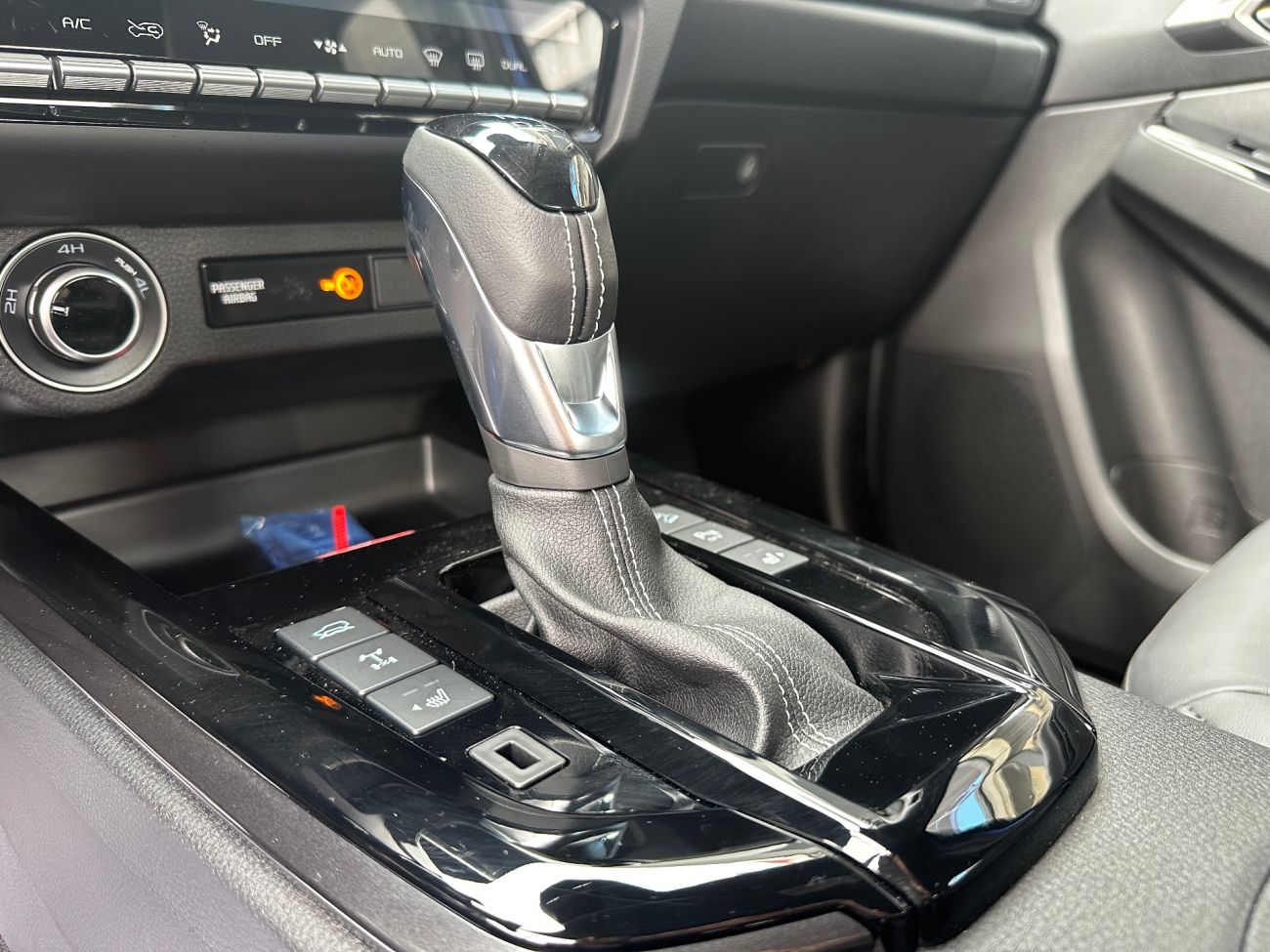 Mandataire ISUZU D-MAX N60 SPACE CAB 1.9 164 CH 4X4 A/T NITRO SPORT