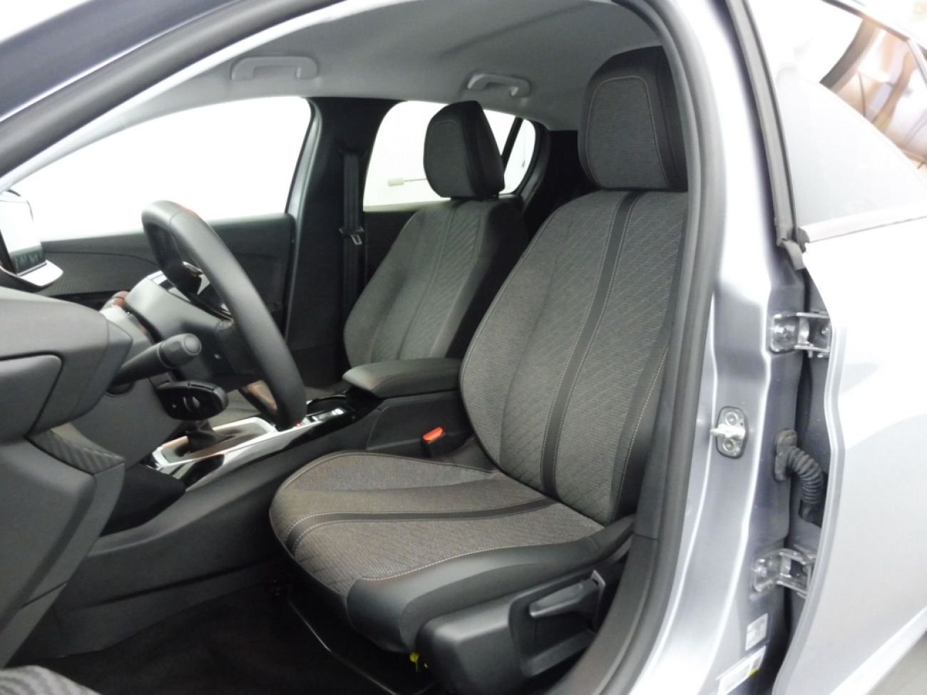 Mandataire PEUGEOT 208 1.2 100CH S&S ALLURE