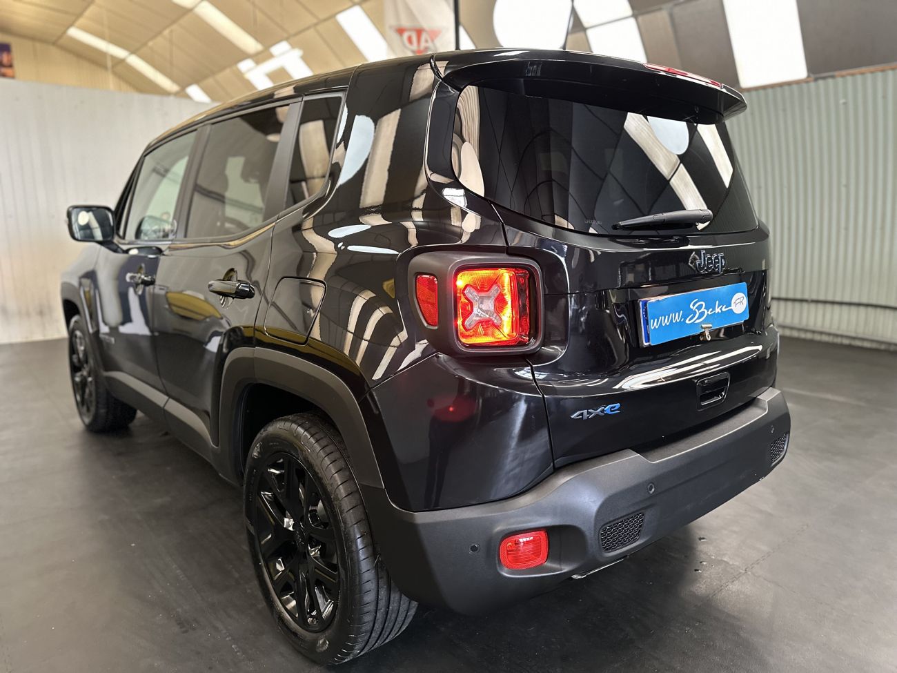 Mandataire Jeep RENEGADE 1.3 Turbo T4 190 ch PHEV AT6 4xe eAWD Brooklyn Edition