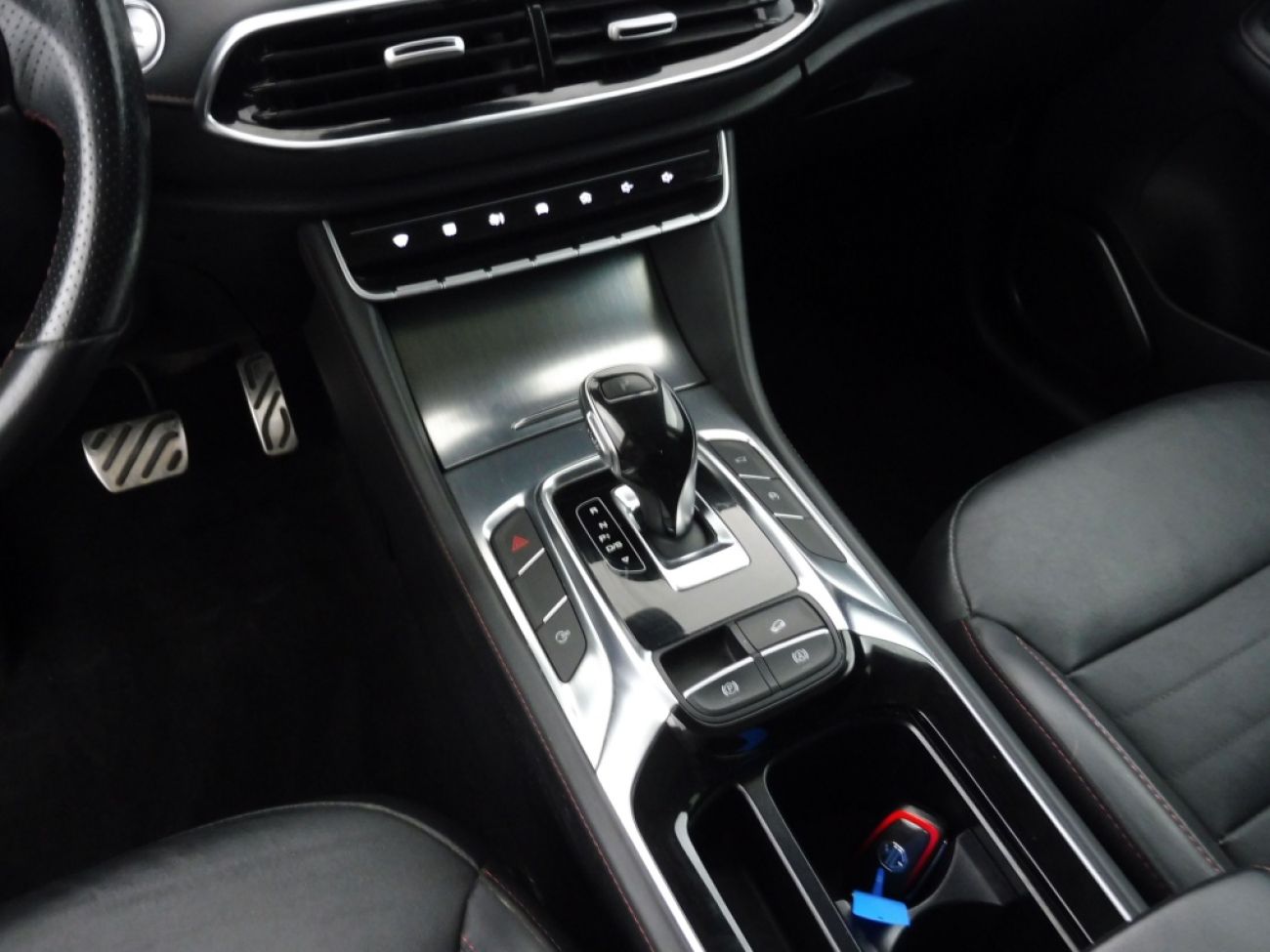 Mandataire MG HS 1.5 T-GDI 162 AT luxury